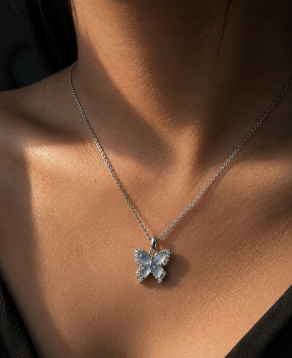 Aveline Papillon Pendant