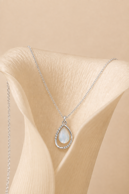 Élan Teardrop Pendant